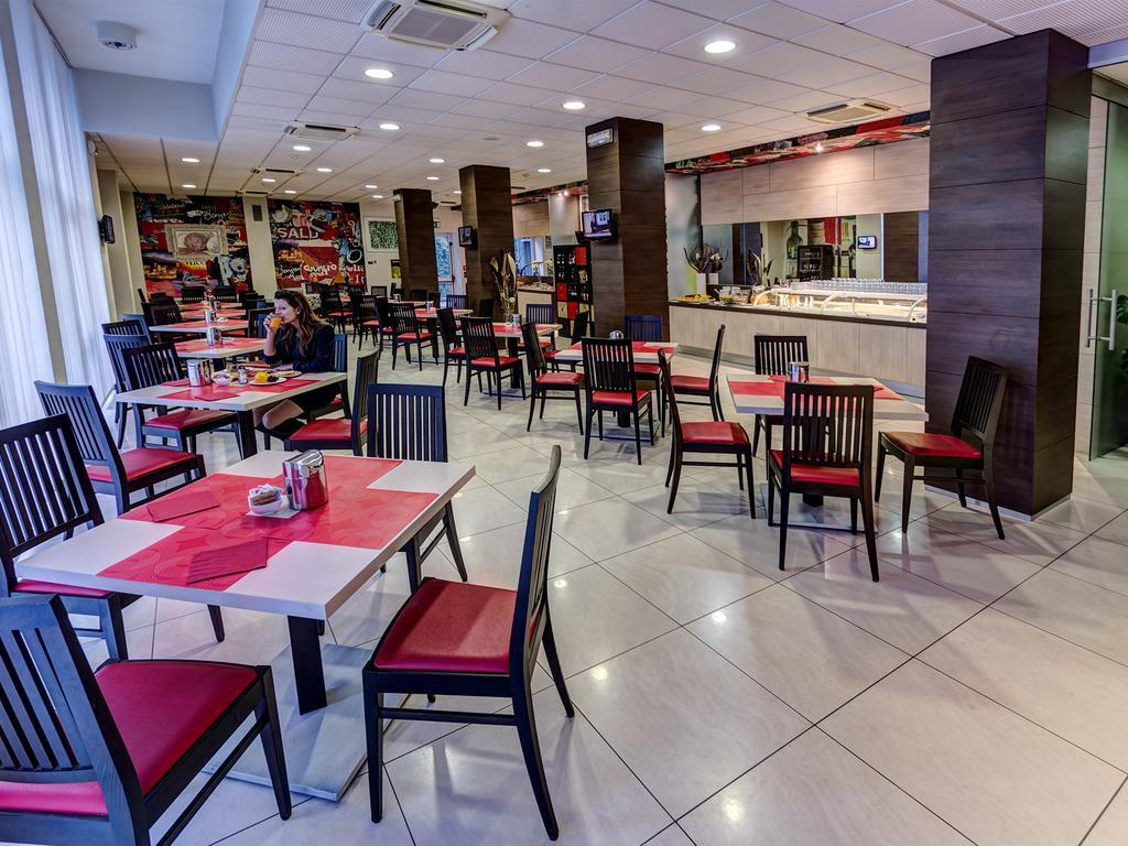 大都会酒店 罗维戈 外观 照片